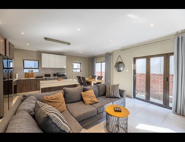 3 BEDROOM HOUSE FOR SALE IN BRYANSTON